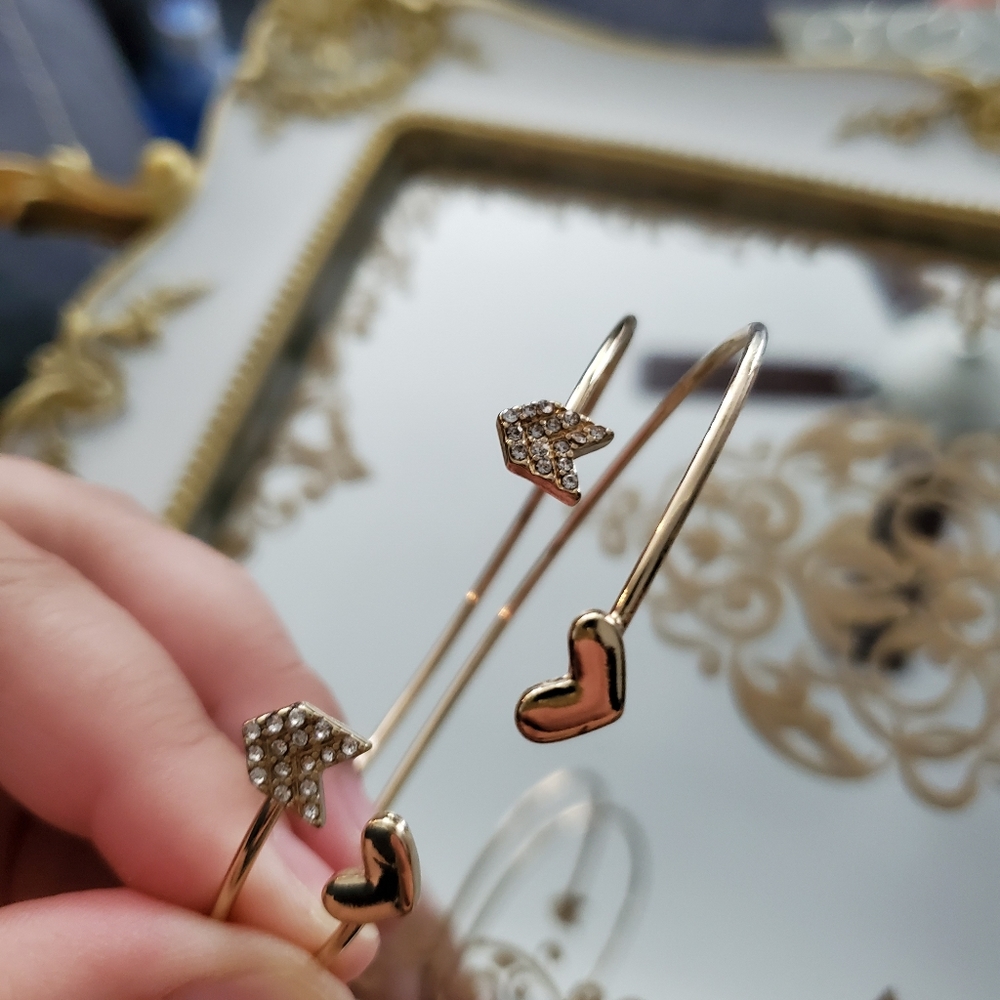 Gold heart n shield bracelet set - Picture 3 of 4